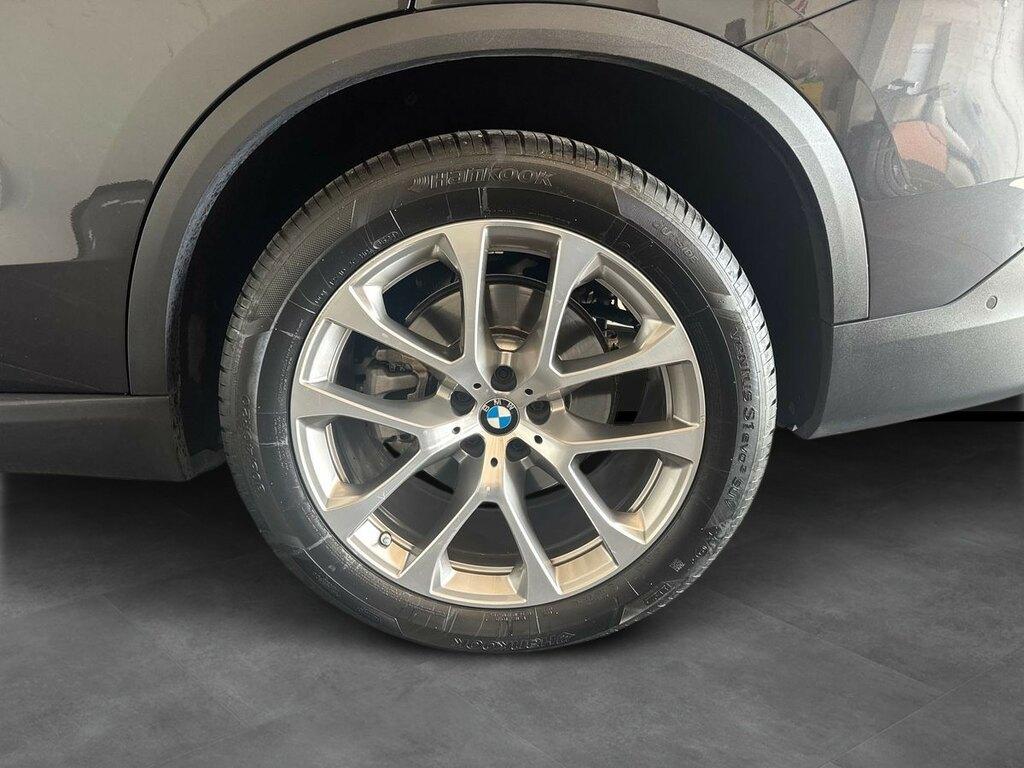 BMW X5 xdrive30d mhev 48V xLine auto