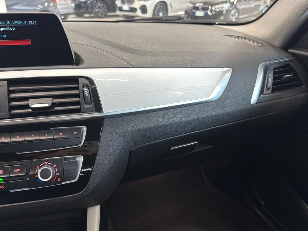 BMW Serie 1 116d Urban 5p