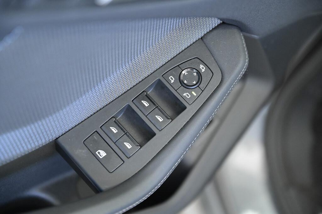 BMW Serie 1 120 48V auto