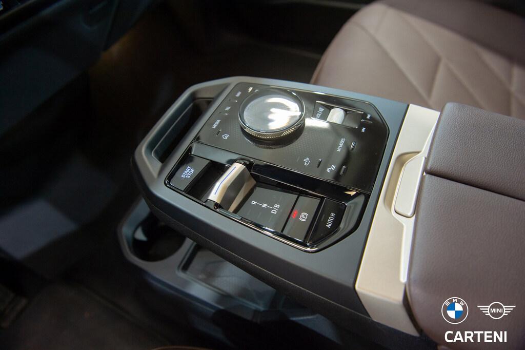 BMW iX xdrive50 pacchetto sportivo